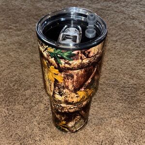 Camo Travel Tumbler with Clear Lid - Brown & Green Leaf Print